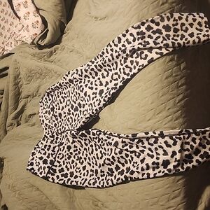 White leopard high waisted xl zumba leggings